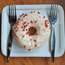 Creamy Strawberry Ring