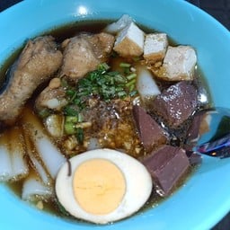 กินติมป่ะ หน้าตลาดเดอะนายบ้านไร่