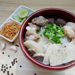ก๋วยจั๊บญวน เส้นไวไว