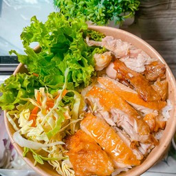 ข้าวหน้าไก่ซอสน้ำปลา