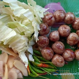 ใส้กรอกเปรี้ยว 1 ชุด มี 16 ลูก