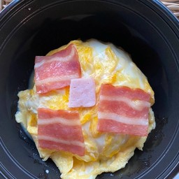 ข้าวไข่ หน้าข้นเบคอน