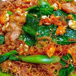 ผัดซีอิ้วเส้นหมี่หมู