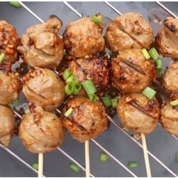 Khun Nae Nang Fried Meatballs Shop