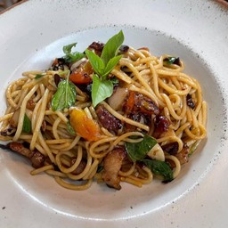 สปาเก็ตตี้เบค่อนพริกแห้ง