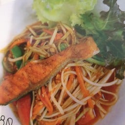 ตำไทยแซลมอนย่าง