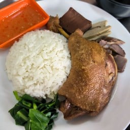 ข้าวหน้าเป็ดตุ๋น (ราดน้ำพะโล้)