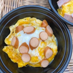 ข้าวไข่ข้น หน้าไส้กรอก