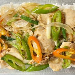 ผัดพริกหยวกหมูยอราดข้าว