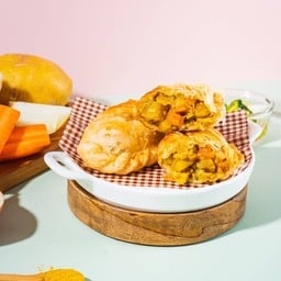 กะหรี่ปั๊บ ไส้ไก่มะตะบะ (1 ชิ้น)