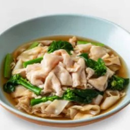 ราดหน้าหมูนุ่ม