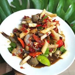 ตำสายบัวกุ้งสดหอยแครง