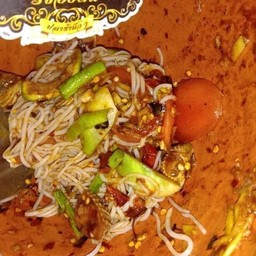 ตำขนมจีนหอยแครง