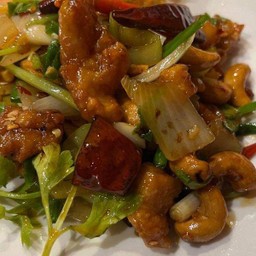 ไก่ผัดเม็ดมะม่วง