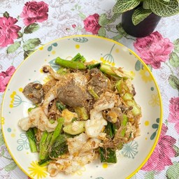 หมี่ผัดซีอิ้วหมู