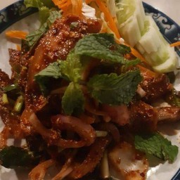 ยำคอหมูย่าง