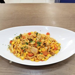 ผัดไก่ซอสมะเขือเทศ