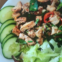 หมูคั่วพริกเกลือราดข้าวสูตรคลีน