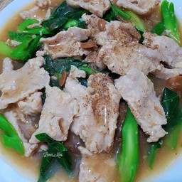 ราดหน้าหมู-เส้นใหญ่