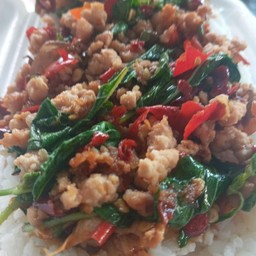 กระเพราหมูสับ