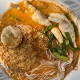 ขนมจีนน้ำยาผสม (น้ำยากะทิ x น้ำยาป่า)