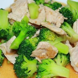 ผัดบล็อคโคลี่