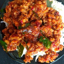 พริกแกงหมูสับ