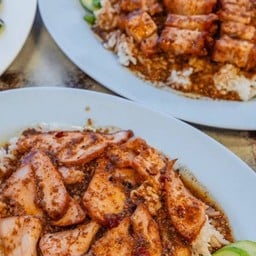 โรงสี บะหมี่เกี๊ยวหมูแดง หมูกรอบ สาขา 2 ประเวศ