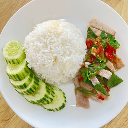 ข้าวกระเพราหมูย่าง