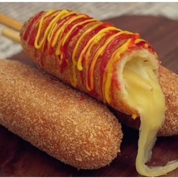 คอร์นด็อกไส้กรอก+มอสซาเรล่า