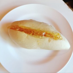 ขนมปังไส้แยมส้ม