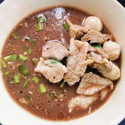 ก๋วยเตี๋ยวหมูน้ำตก