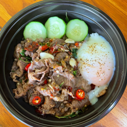 ข้าวหน้ากะเพราเนื้อริบอายสไลด์