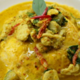 ข้าวไข่ข้นแกงเขียวหวานหมู