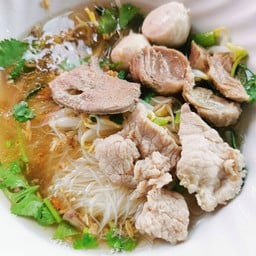 ก๋วยเตี๋ยวหมูน้ำใส