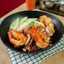 ข้าวราดทอดกระเทียมทะเล