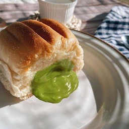 ขนมปังปิ้งสังขยาใบเตย