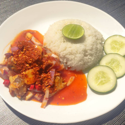 ยำปลากระป๋อง พร้อมข้าวหอม