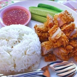 ข้าวหน้าไก่ทอดกรอบ
