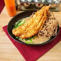 บะหมี่กรอบราดหน้าปลา