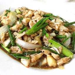เนื้อปูผัดพริกไทดำ