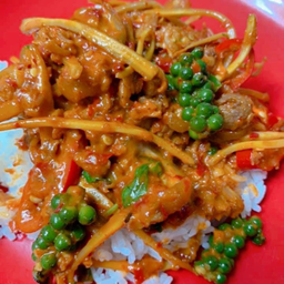 ผัดเผ็ดหมูป่าราดข้าว (หมูป่าแท้)