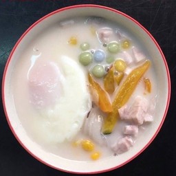 บัวลอยไข่หวานทรงเครื่องแยกน้ำกะทิ