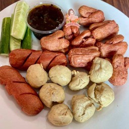 อิหวึ่ง กินแซ่บ