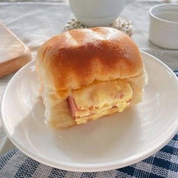 ขนมปังปิ้งแฮมชีส