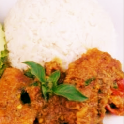 หมูผัดพริกแกง