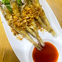 ปลาเห็ดโคลนทอดกะเทียม