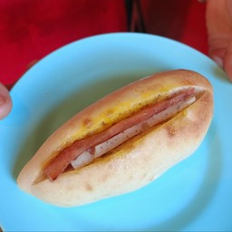 ขนมปังไส้หมูยอกุนเชียง