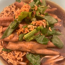 ร้านก๋วยเตี๋ยวไก่มะระ หน้าพันทิพบางกะปิ