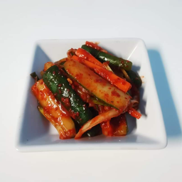 กิมจิแตงกวาเล็ก  180กรัม오이 김치 Cucumber kimchi